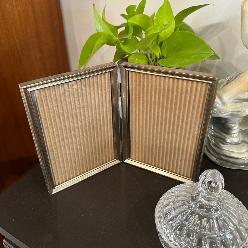 Vtg Silver Tone Double Hinged Folding 5x7 Picture Frame Beaded Edge Velvet Back